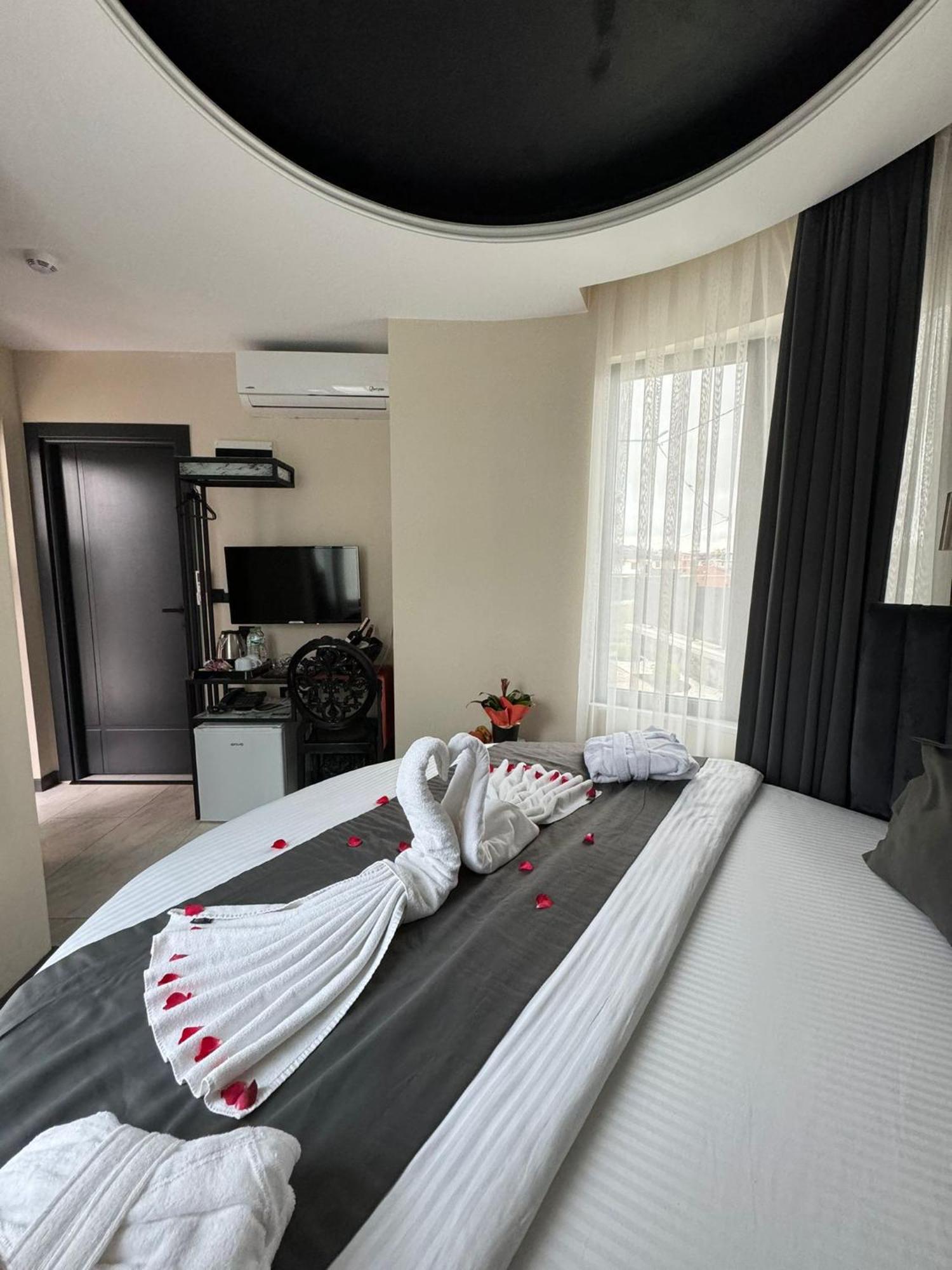 The Queen Airport Hotel-Round Trip Airport Service Arnavutkoy Zewnętrze zdjęcie