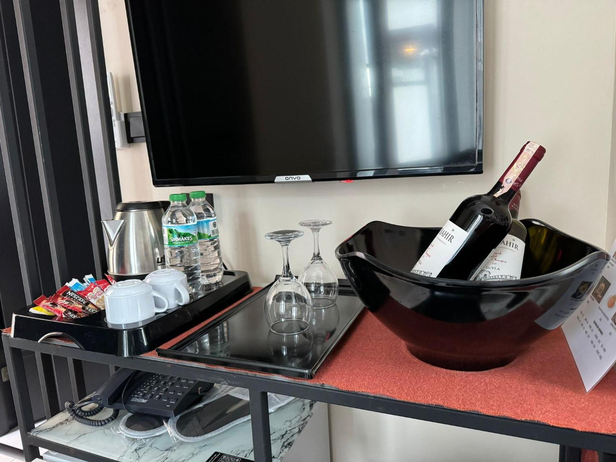 The Queen Airport Hotel-Round Trip Airport Service Arnavutkoy Zewnętrze zdjęcie